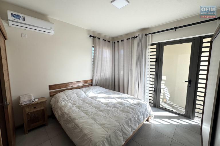 À louer – Flic en Flac Magnifique et récent appartement 3 chambres situé en rez-de-chaussée, avec piscine commune et parking sécurisé.