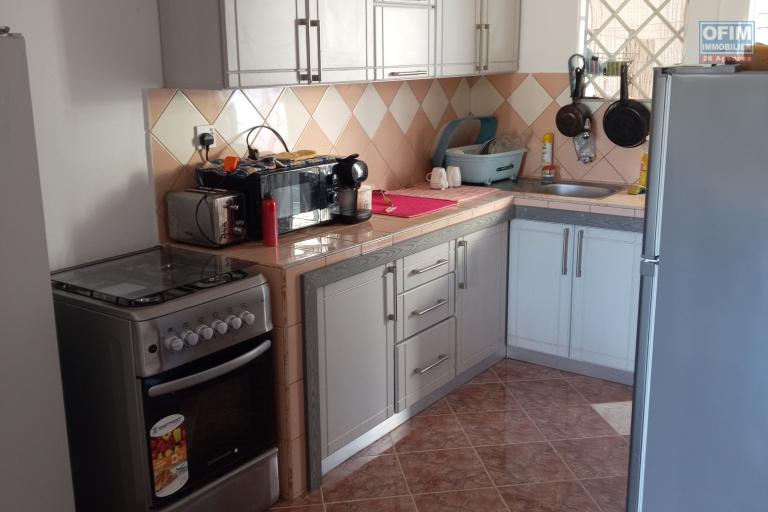TROU AUX BICHES.      LOCATION DUPLEX 3 CHAMBRES - À 2 MIN DE LA PLAGE - CALME