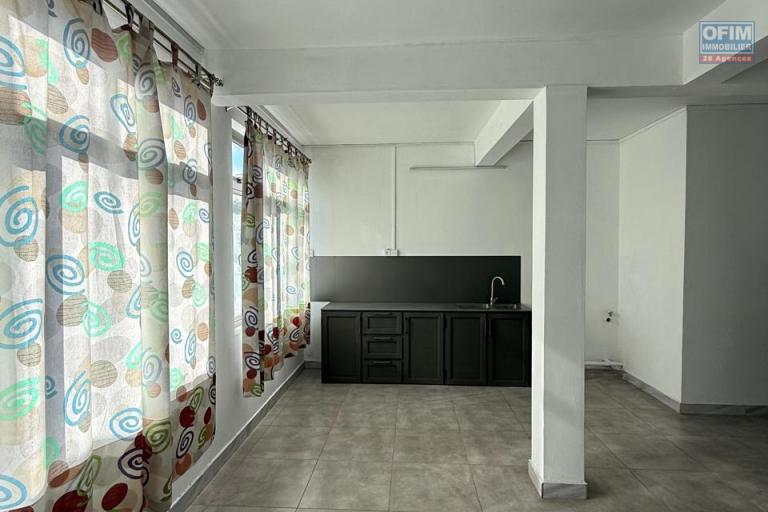 Offre Exceptionnelle : 5 Studios Semi-Meublés à Louer à Trou aux Biches !