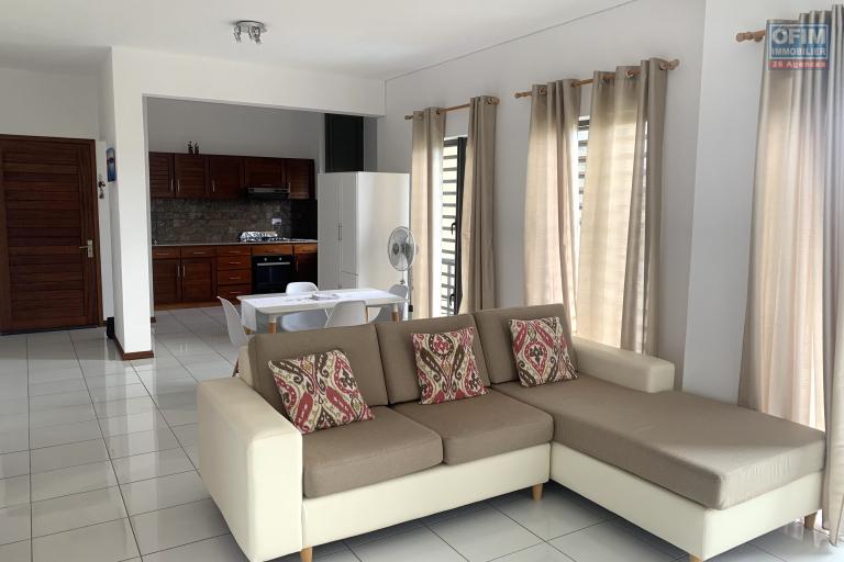Flic en Flac à louer récent appartement 3 chambres situé dans une belle résidence à 5 minutes à pieds de la plage et des commerces au calme.