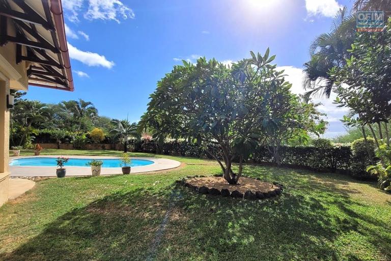 À vendre – Villa de caractère avec vue mer et montagne à Tamarin