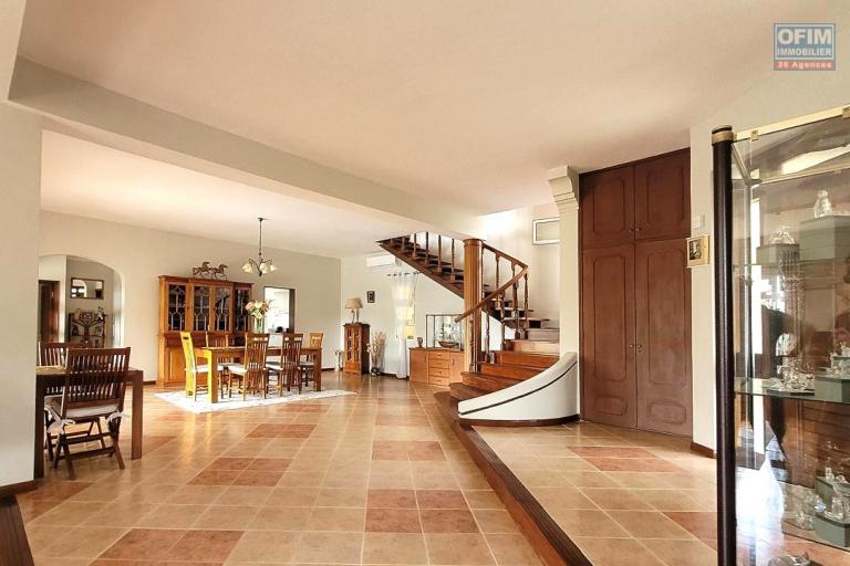 À vendre – Villa de caractère avec vue mer et montagne à Tamarin