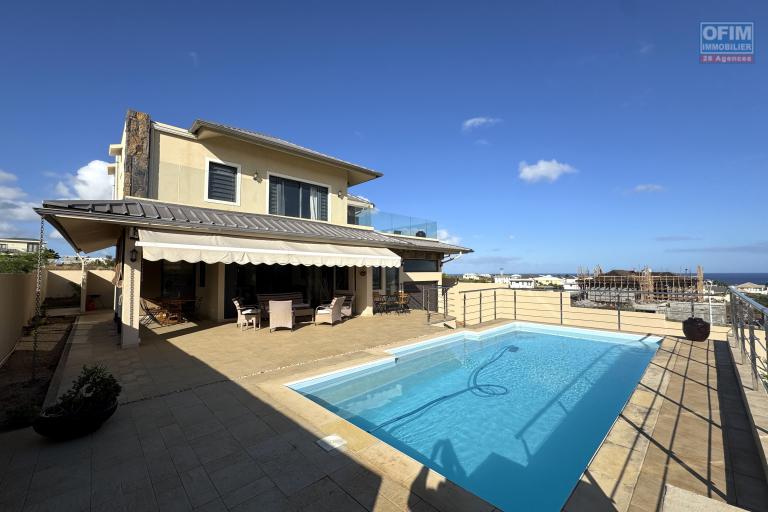  À vendre – Élégante villa contemporaine à Flic en Flac