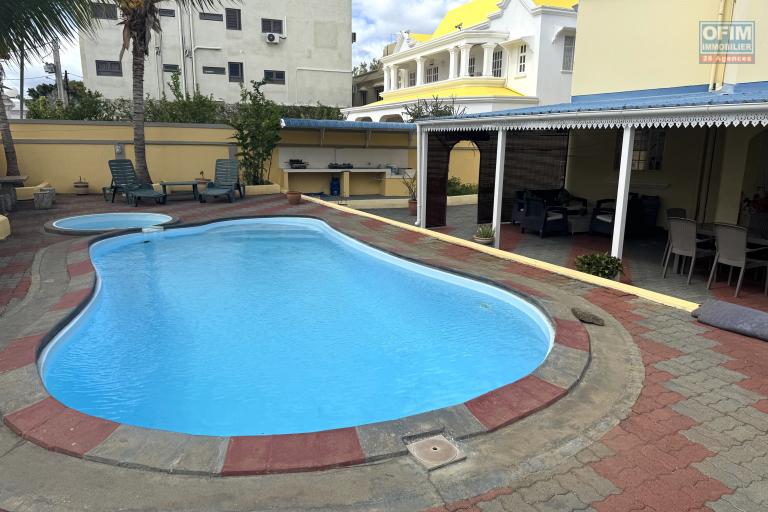 Flic en Flac – Large 5 bedroom villa with swimming pool for rent, ideally located just a 5 minute walk from the beach and shops.