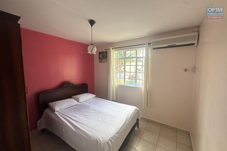 Flic en Flac – À louer grande villa de 5 chambres avec piscine, idéalement située à seulement 5 minutes à pied de la plage et des commerces.