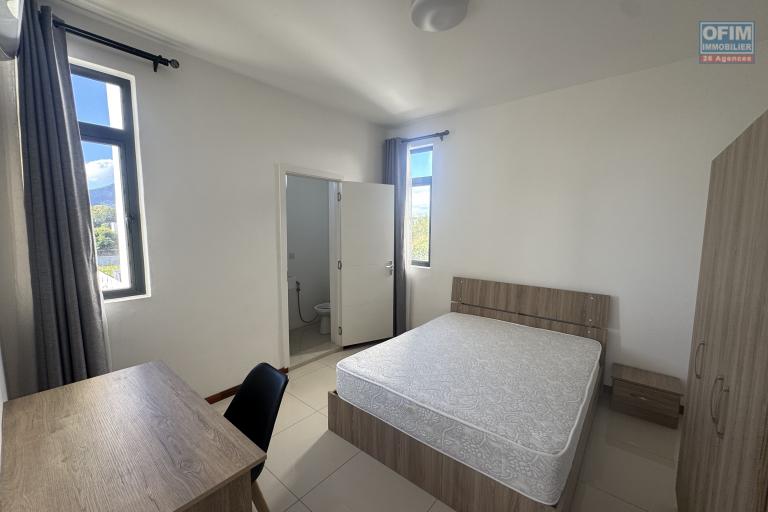 Ébène – À louer Superbe appartement moderne de 3 chambres, idéalement situé au cœur d’Ébène, dans une résidence neuve, sécurisée et avec parking.