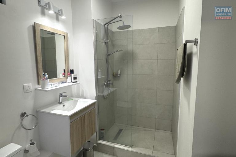 Tamarin – À louer, bel appartement récent 1 chambre Situé au cœur de la Smart City de Tamarin, cet appartement moderne offre un cadre de vie idéal.