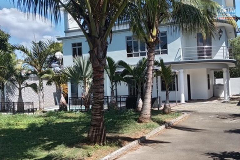 For rent, Large family villa with garden - TROU AUX BICHES