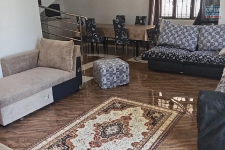 A louer, Grande villa familiale avec jardin - TROU AUX BICHES