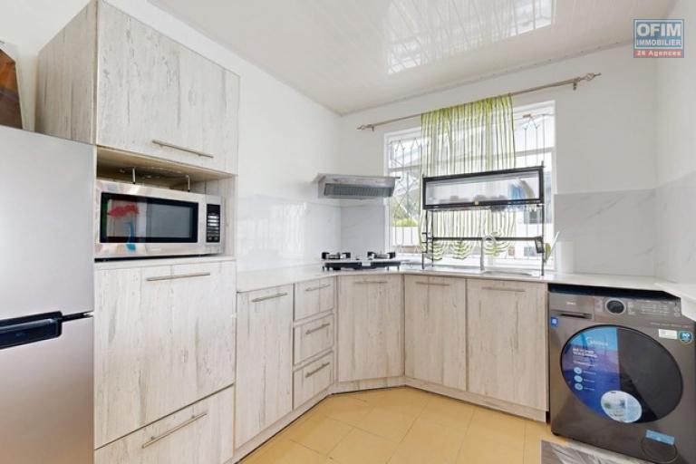 À VENDRE à Pereybere – Ensemble Immobilier de 2 Maisons Divisées en 4 Appartements  Quartier résidentiel calme, à quelques pas de la plage