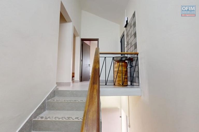 À VENDRE à Pereybere – Ensemble Immobilier de 2 Maisons Divisées en 4 Appartements  Quartier résidentiel calme, à quelques pas de la plage