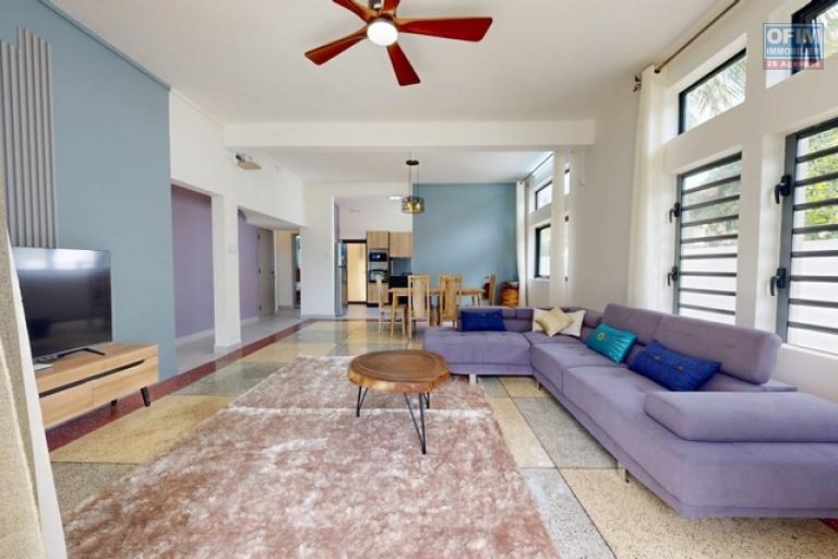 À VENDRE à Pereybere – Ensemble Immobilier de 2 Maisons Divisées en 4 Appartements  Quartier résidentiel calme, à quelques pas de la plage