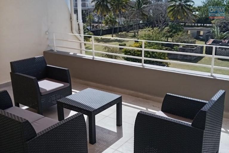 À LOUER – PENTHOUSE 3 CHAMBRES EN SUITE – PEREYBÈRE