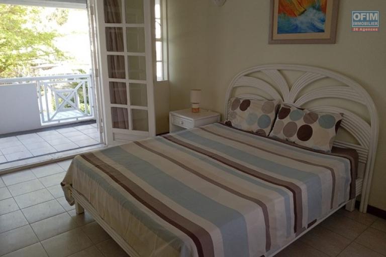 À LOUER – VILLA PIEDS DANS L’EAU DANS RÉSIDENCE SÉCURISÉE À POINTE AUX BICHES