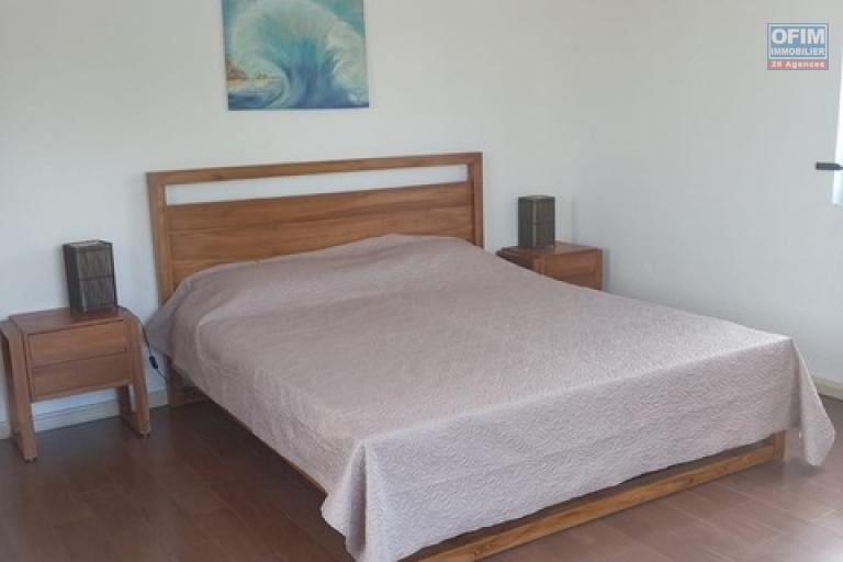 À VENDRE – VILLA AVEC EXCELLENTE RENTABILITÉ LOCATIVE – GRAND GAUBE  Grand Gaube, à quelques minutes de Calodyne et moins de 10 min de Grand Baie Villa neuve très bien entretenue. Aucun frais a prévoir. Emplacement de choix.