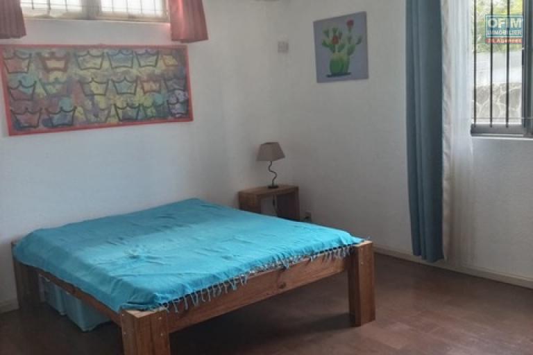 À VENDRE – VILLA AVEC EXCELLENTE RENTABILITÉ LOCATIVE – GRAND GAUBE  Grand Gaube, à quelques minutes de Calodyne et moins de 10 min de Grand Baie Villa neuve très bien entretenue. Aucun frais a prévoir. Emplacement de choix.