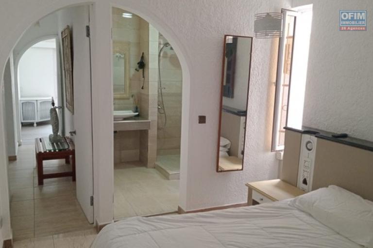 À vendre – Maison de 3 logements indépendants à Pointe aux Canonniers