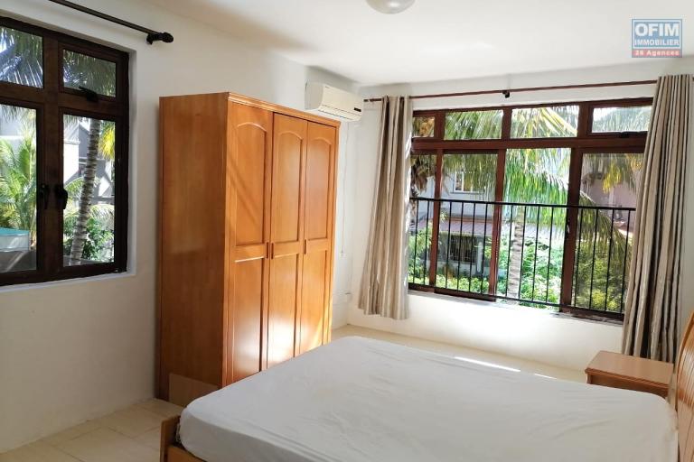 Flic en Flac – À louer Bel appartement 3 chambres avec parking, situé au Rez de chaussée, à seulement 5 minutes à pied de la plage et des commerces.