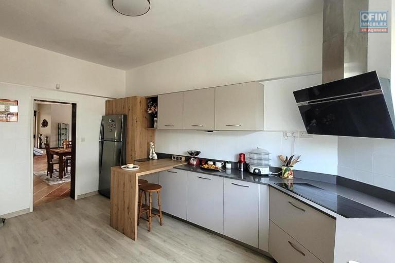 À vendre – Villa de caractère avec vue mer et montagne à Tamarin