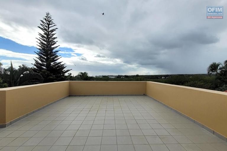 À vendre – Villa de caractère avec vue mer et montagne à Tamarin