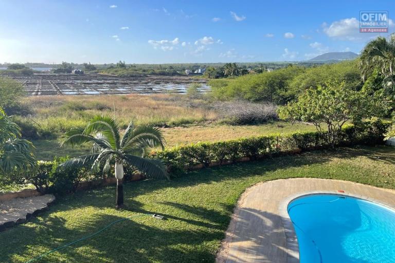À vendre – Villa de caractère avec vue mer et montagne à Tamarin