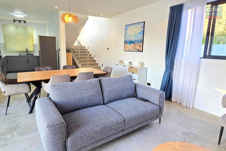 La Gaulette – À louer superbe villa contemporaine récente avec piscine, dans un environnement calme.