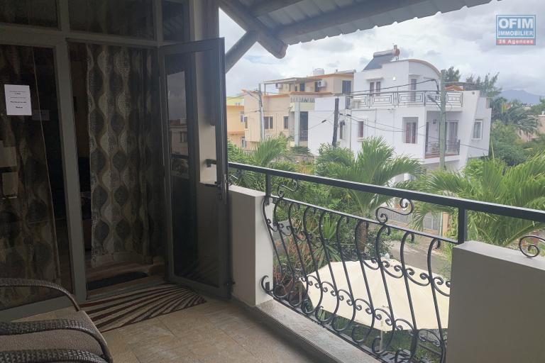 Flic en Flac - 3 bedroom apartment for rent, located on the first floor in a quiet area.