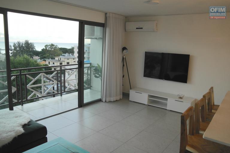A louer splendide appartement 2 chambres avec vue imprenable sur l'océan à 2 pas des commerces et plage Flic en Flac île Maurice