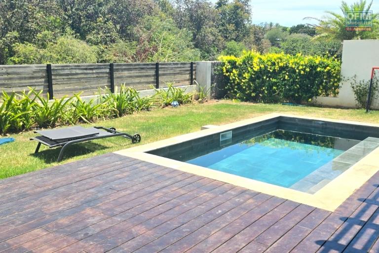 Tamarin – À louer : Superbe villa contemporaine 4 chambres avec piscine, proche de tout