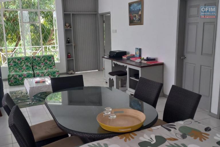 Bureau à louer à Pointe aux Cannoniers – 13 m² – Au calme, dans logement partagé