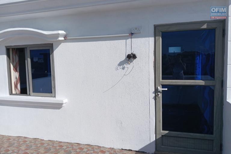 À Louer – Studio en roof top dans villa à Pereybère