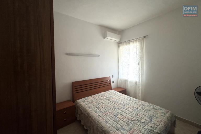 Flic en Flac – À vendre : Grande villa divisée en 2 appartements, 7 chambres, à deux pas de la plage et des commerces