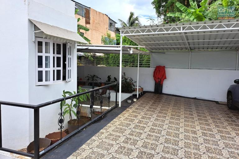 Albion – À vendre : spacieuse maison 2 chambres dans le morcellement Beerjeraz