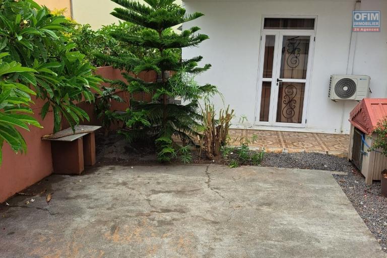 Albion – À vendre : spacieuse maison 2 chambres dans le morcellement Beerjeraz