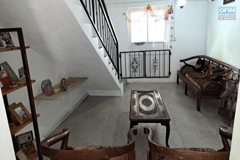 Albion – À vendre : spacieuse maison 2 chambres dans le morcellement Beerjeraz