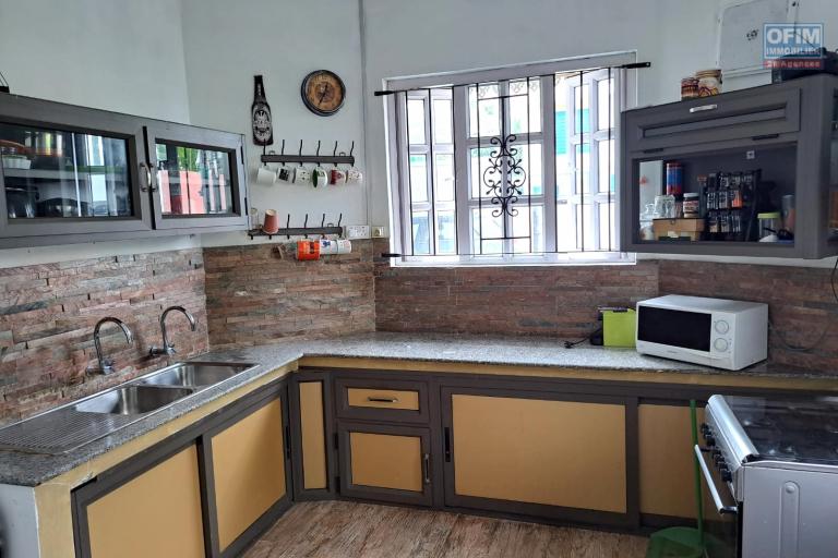 Albion – À vendre : spacieuse maison 2 chambres dans le morcellement Beerjeraz