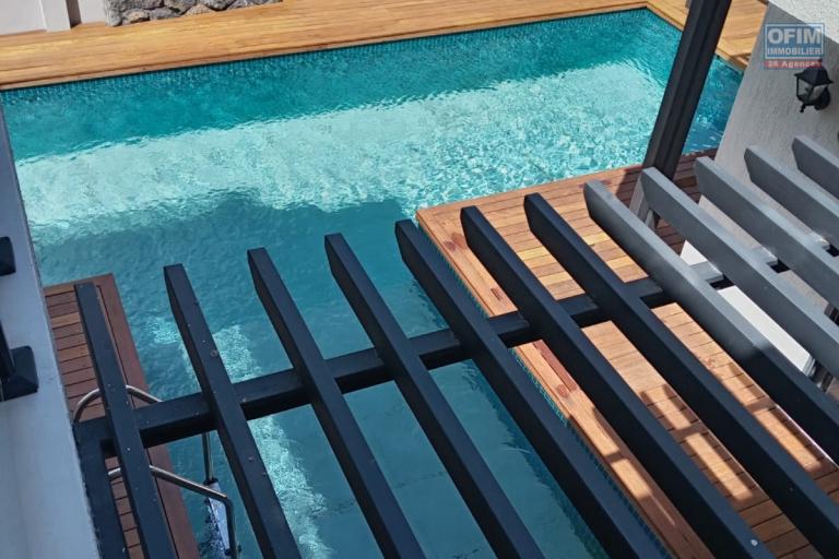 Villa contemporaine neuve à Pereybere – 6 chambres – Piscine centrale – Prestations premium