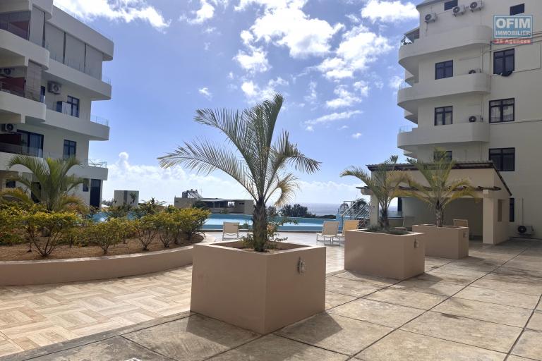 Flic en Flac &ndash; &Agrave; louer bel appartement 1 chambre situ&eacute; dans une r&eacute;sidence de standing avec piscine, salle de sport et parking couvert.