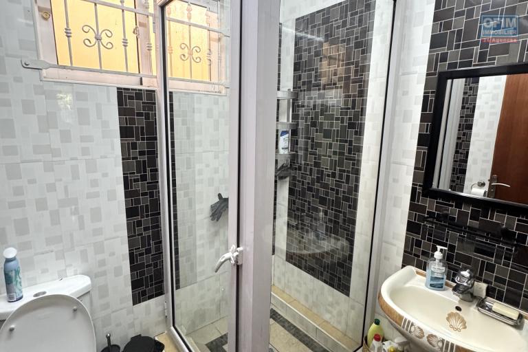 Rivière Noire – À louer appartement 2 chambres, proche des commerces