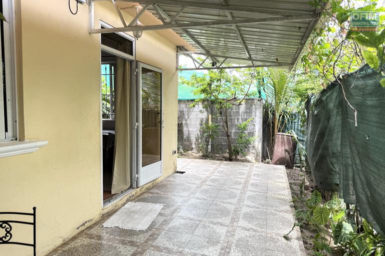 Rivière Noire – À louer appartement 2 chambres, proche des commerces