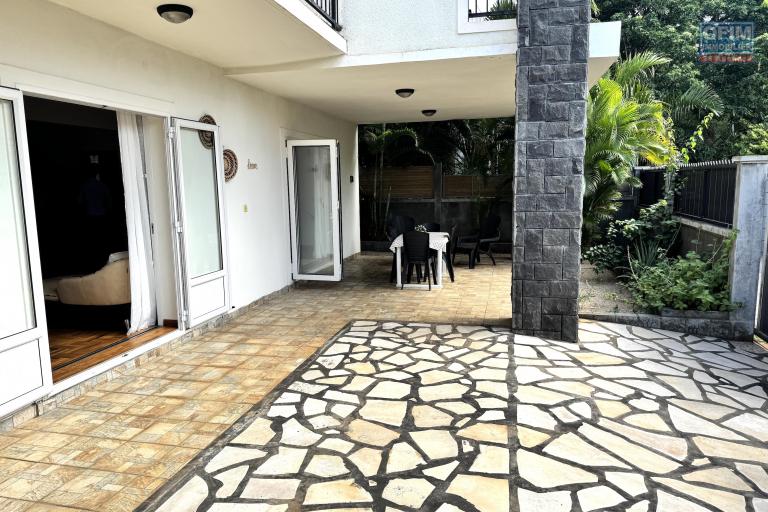 Flic En Flac &agrave; louer charmante villa trois chambres et un bureau avec piscine au calme.