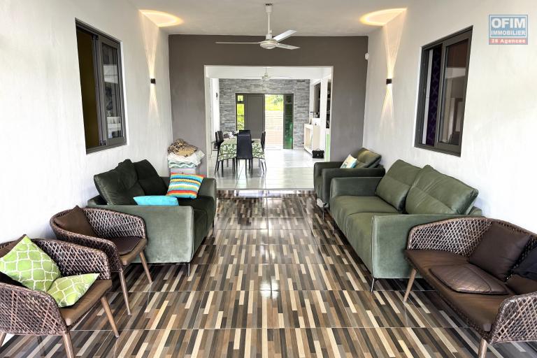 Maison 4 chambres avec piscine et rooftop &ndash; Location long terme &agrave; Flic en Flac