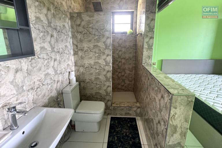 Maison 4 chambres avec piscine et rooftop &ndash; Location long terme &agrave; Flic en Flac