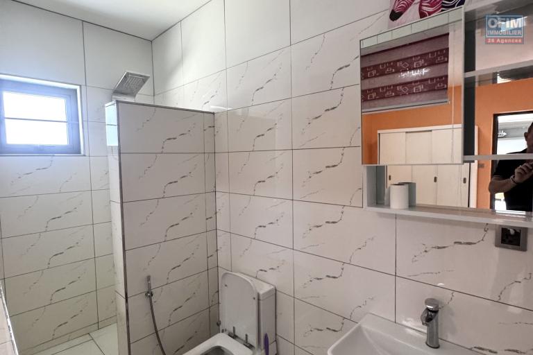 Maison 4 chambres avec piscine et rooftop &ndash; Location long terme &agrave; Flic en Flac