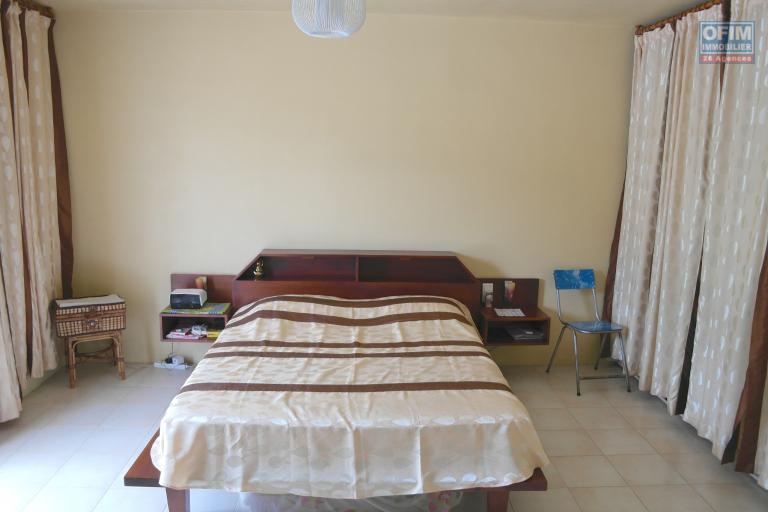 Flic en Flac &agrave; louer appartement 2 chambres dans villa &agrave; 300 m&egrave;tres de la plage avec jardin commun