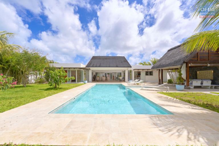 A vendre villa dans une résidence de prestige accessible aux étrangers. A deux minutes du centre de Grand Baie.