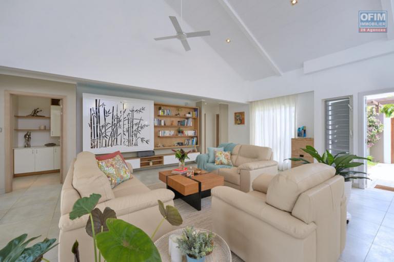 A vendre villa dans une résidence de prestige accessible aux étrangers. A deux minutes du centre de Grand Baie.