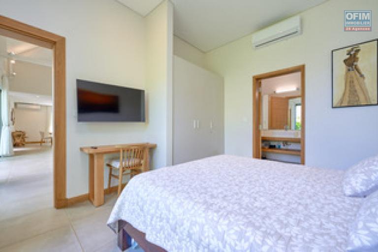 A vendre magnifique villa dans une residence accessible aux etrangers &agrave; Grand Baie, La Salette.