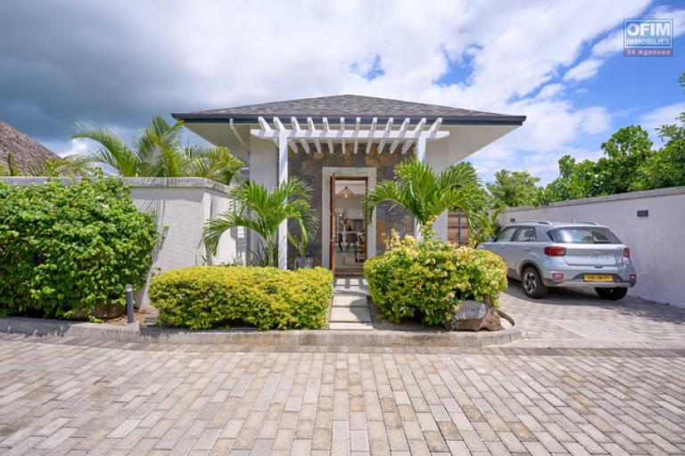 A vendre magnifique villa dans une residence accessible aux etrangers à Grand Baie, La Salette.