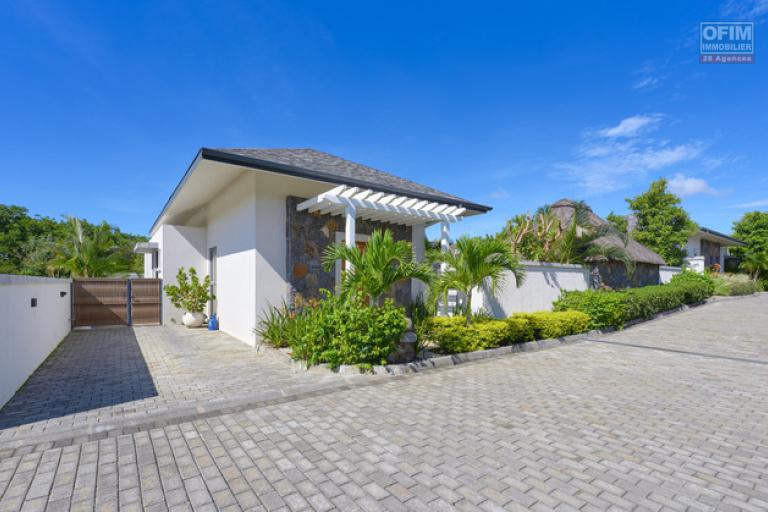 A vendre magnifique villa dans une residence accessible aux etrangers &agrave; Grand Baie, La Salette.